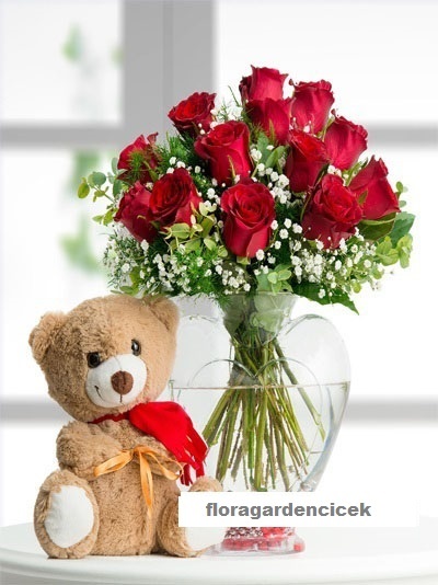 Cam Kalp Vazoda 13 Adet Kırmızı Güller 5722